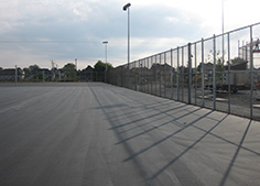 Installation de clôture commercial pour terrain de tennis à Chambly sur la rive-sud de Montréal