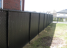Installation de clôture Frost noire à Brossard, Clôture Frost noire 6 pieds